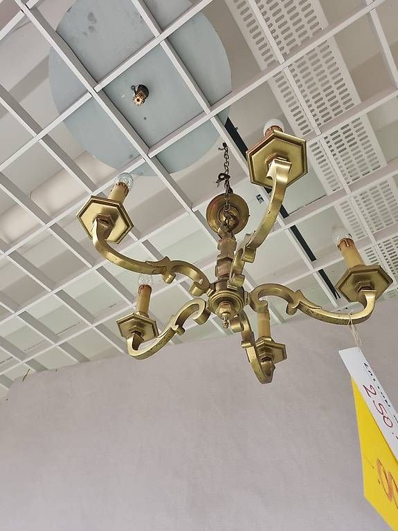 Lampadari & plafoniere: Lustre de salon en laiton. Cinque branches – Nuovo (secondo la descrizione) da Lausanne venduto da casa56 3