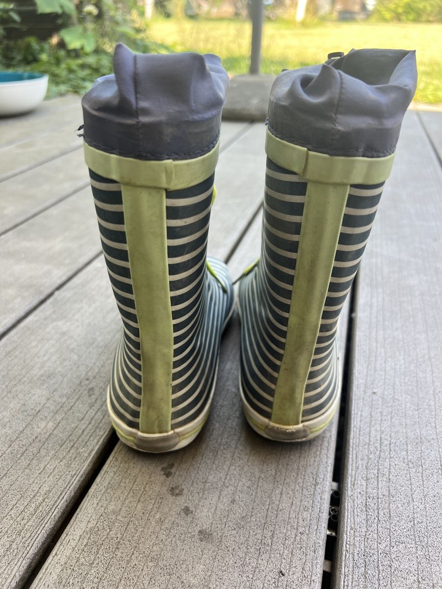 Scarpe da uomo: Gummistiefel gestreift Grösse 33 gebraucht – Usato da Uetendorf venduto da pink2 1