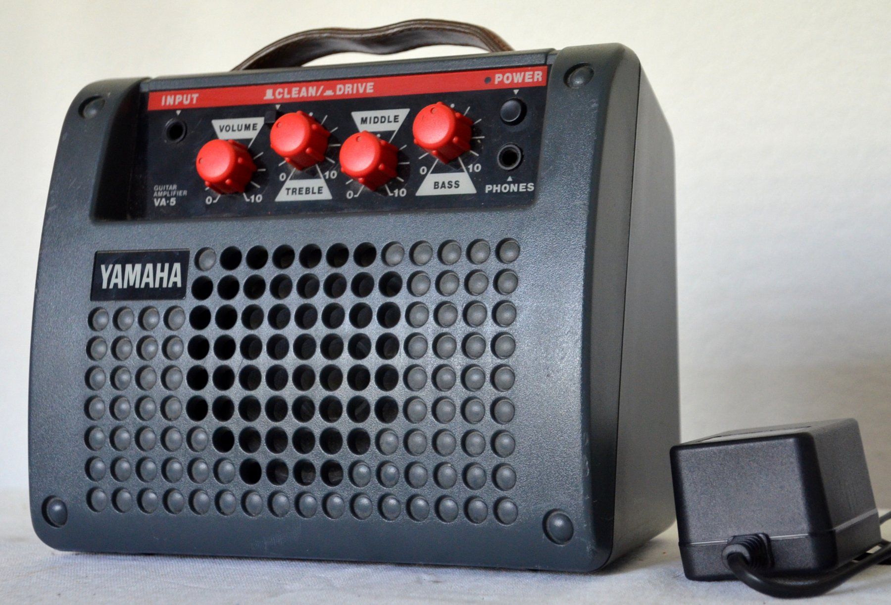 Yamaha Amplificatori: Yamaha VA-5 Mini Guitar Amplifier Combo – Usato da Collonges venduto da arashee 1