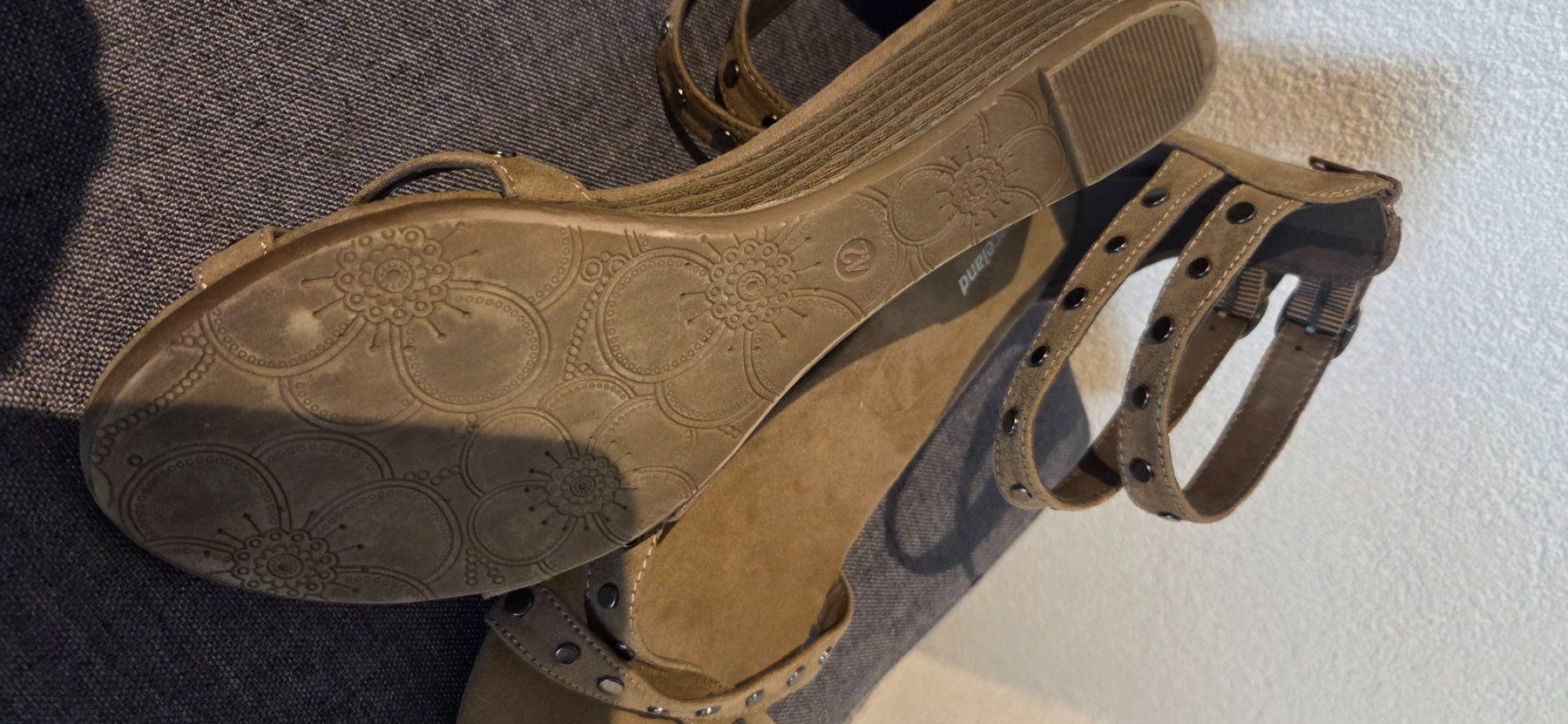 Scarpe da donna: ZZZ: Damen Sandalen  Grösse 42 – Usato da Bremgarten b. Bern venduto da Marge7979 4