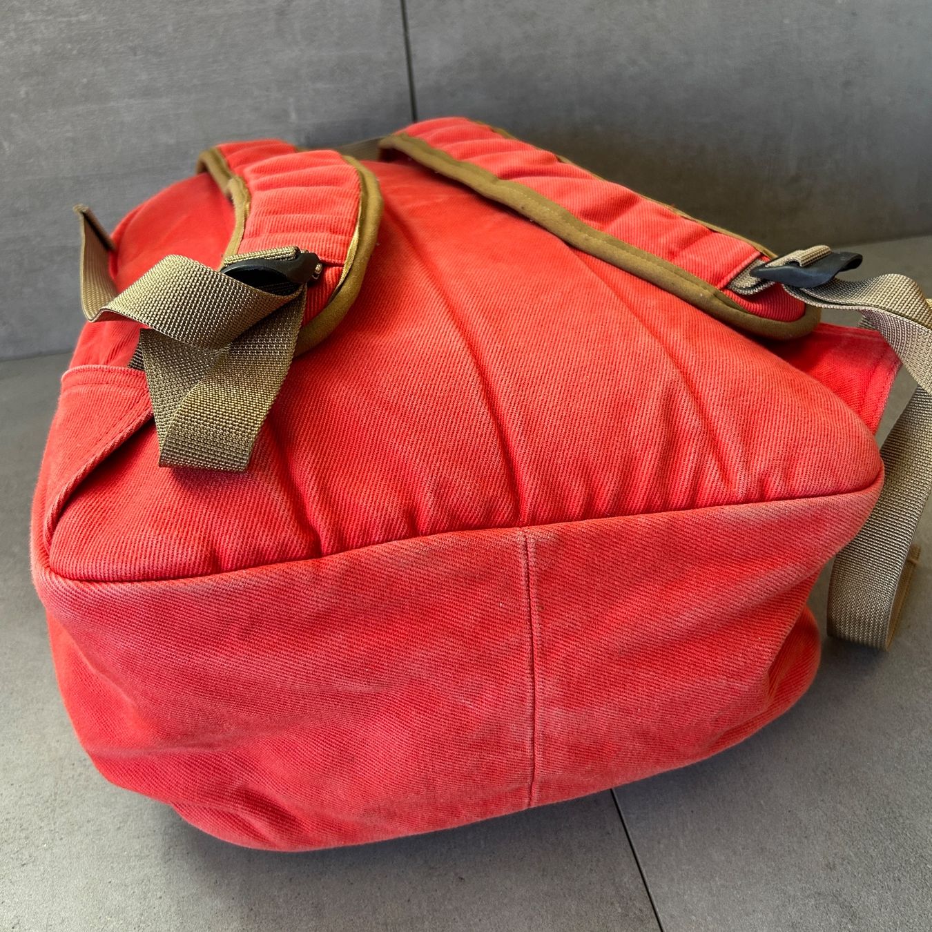 Zaini: 2000s Filson Burnt Orange Canvas Backpack – Usato da Bern venduto da shoprestoredvintage 5