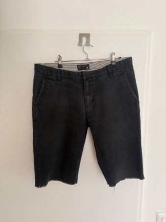 SHORTS EMERICA GR.34