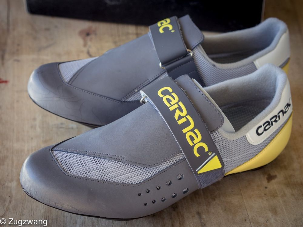 Chaussures de cyclisme ancienne vintage en cuir CARNAC montante