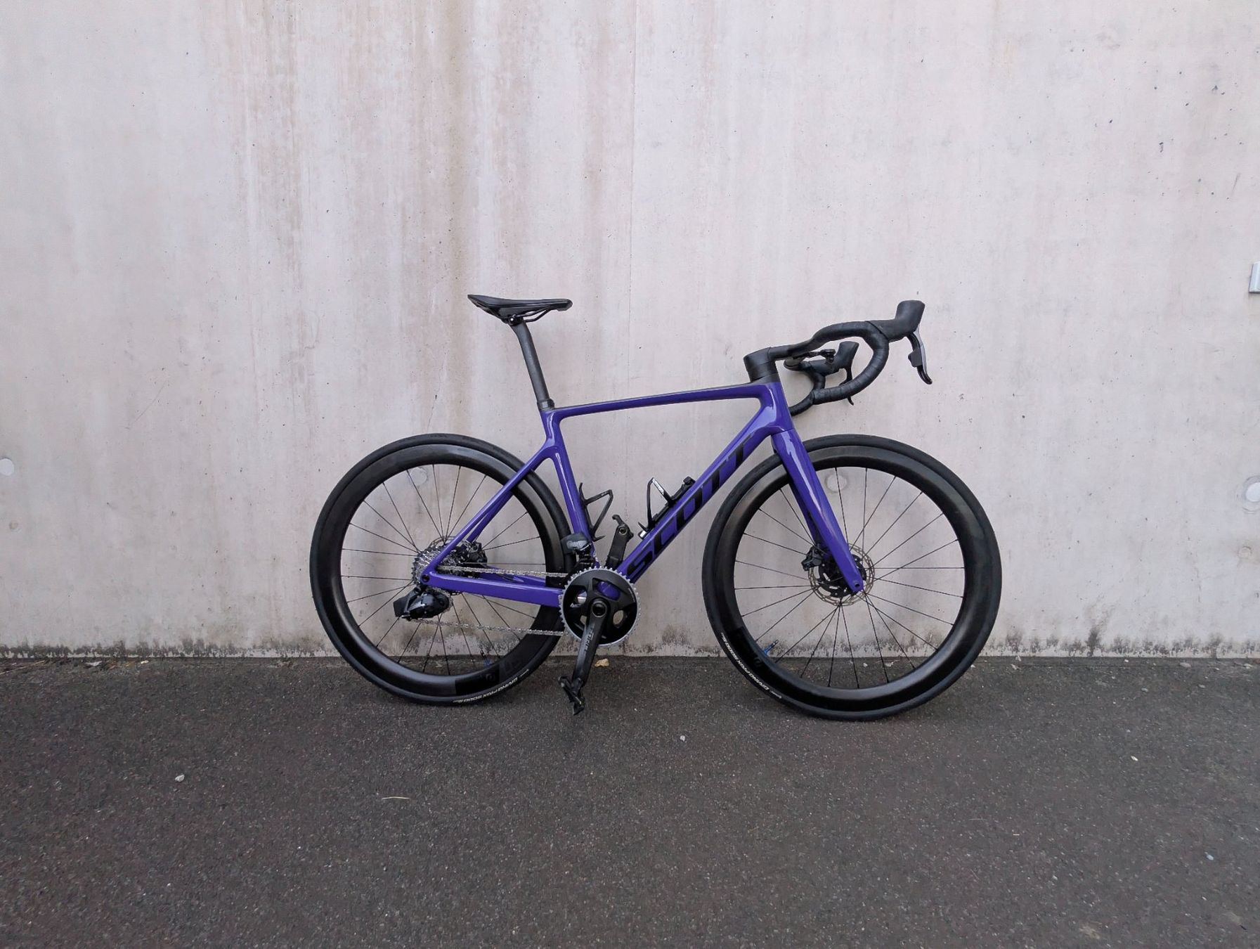 Scott Vélos: Scott Addict RC – D'occasion à Givisiez par kev_b2b9