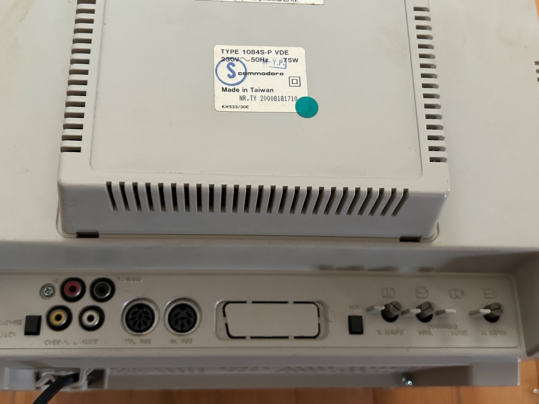 Monitor: Commodore Bildschirm 1084S – Usato da Aarau venduto da Tanichtis01 6