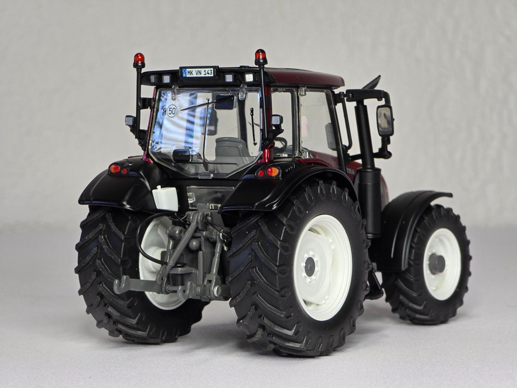 Wiking Kit di modellismo & Modellini statici: Wiking 077326, Valtra N 143 HT3, Vitrine – Nuovo (secondo la descrizione) da Kloten venduto da Nicola2 7