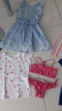 K..8 R) Mädchen Kleiderset Gr. 128 Kleider etc. Badekleid