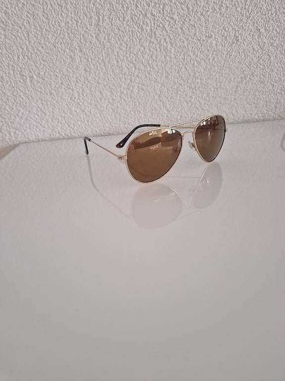 Occhiali & Lenti: 2 zeitlose, braune Sonnenbrille – Usato da Glattpark(Opfikon) venduto da DaniieM