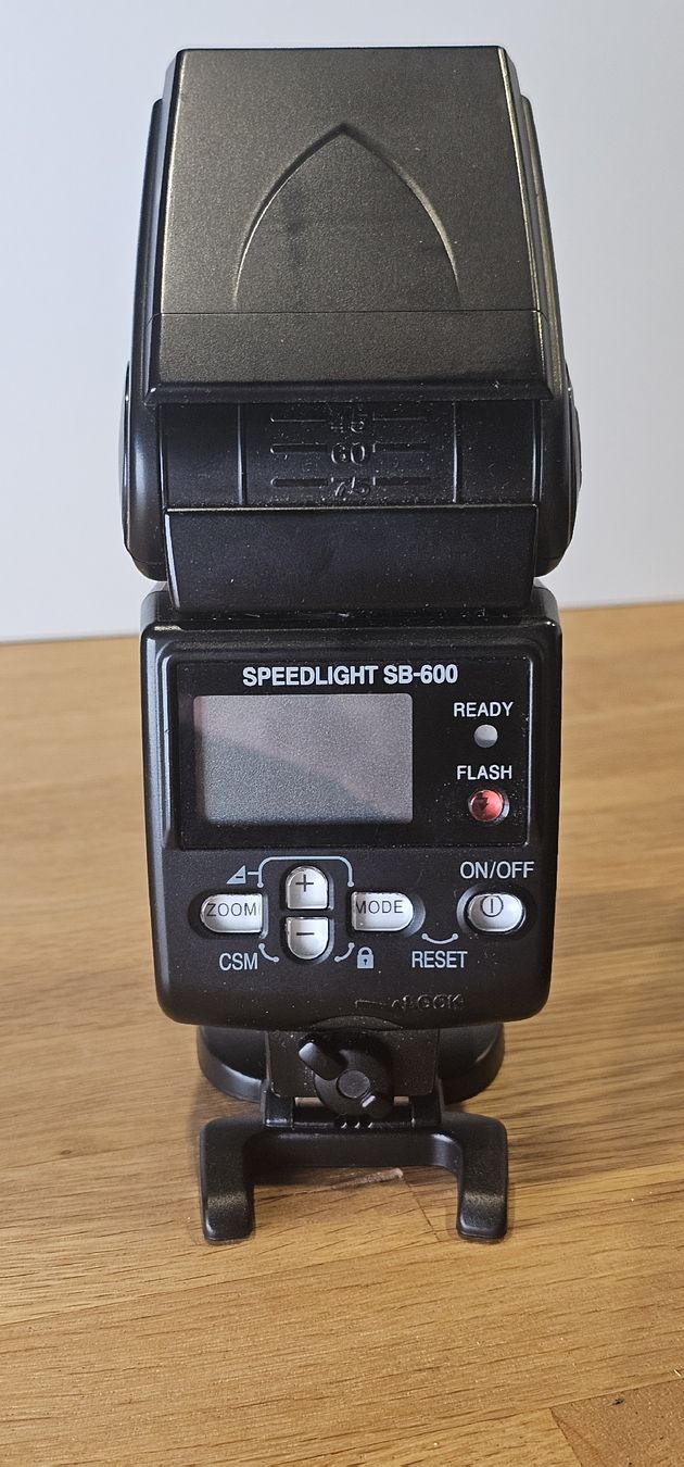 Nikon Flash: Nikon Blitz  SB 600 – Usato da Neuendorf venduto da Foxhollow01 1