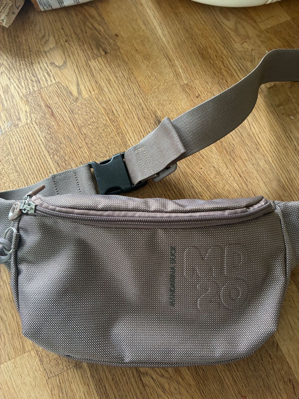 Mandarina Duck Borse da donna: Bauchtasche Mandarina Duck – Usato da Zürich venduto da Mauersegler 1