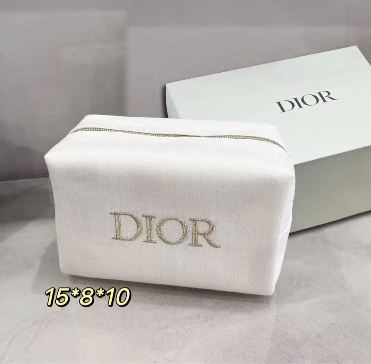 Borse: Dior Pouch Cosmetic Bag White – Nuovo e nell'imballaggio originale da Chur venduto da Madeys