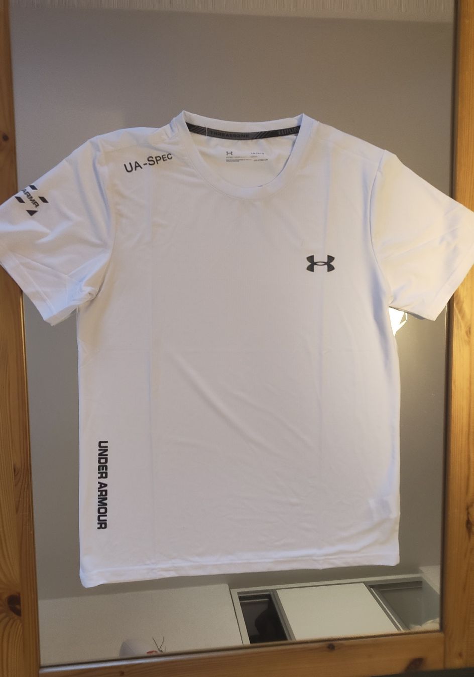 Under Armour T-shirt: T-shirt Under Armour blanc taille M – Nuovo (secondo la descrizione) da Domdidier venduto da witzis