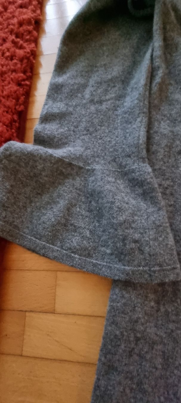 Benetton Kleider: Benetton  Kleid Wolle – Gebraucht aus Riedikon von Winter21. 1