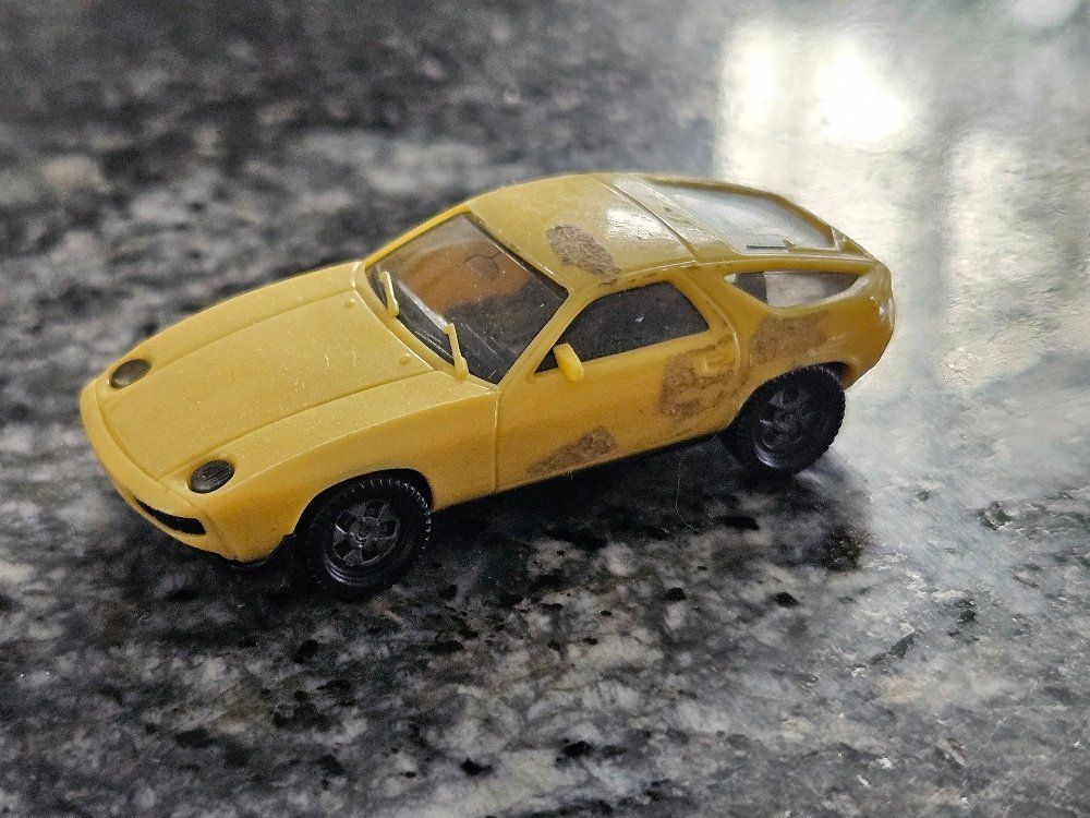 Herpa Modellautos: Herpa Porsche 928 HO 1:87 – Gebraucht aus Kaiseraugst von Carkos