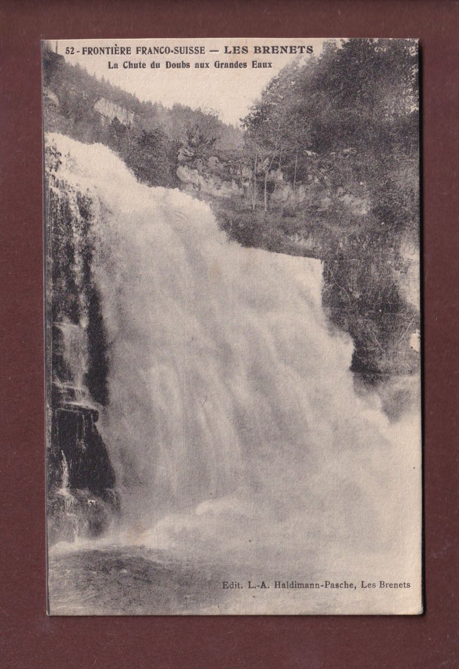Cartoline postali: LES BRENETS - Saut du Doubs - Feldpost – Usato da Pully venduto da nicecards