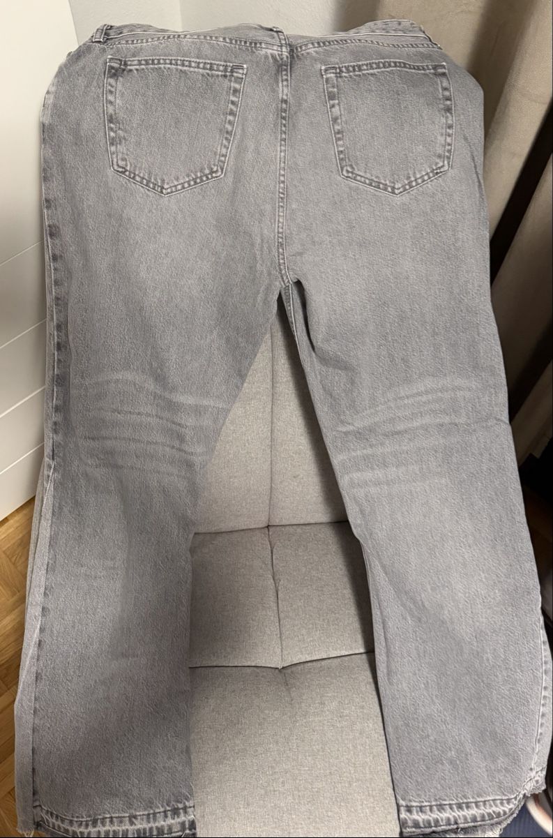 Zara Jeans: Jeans Zara – Neu und originalverpackt aus Basel von kko_8vql