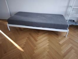 Vevelstad Bettrahmen und 90er Åkreham Matratze