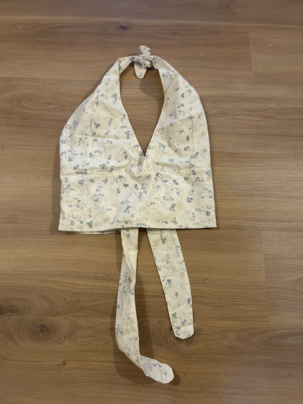 Top: Top dos nu Rework taille L motifs à fleurs – Usato da Delémont venduto da elena_neuhaus