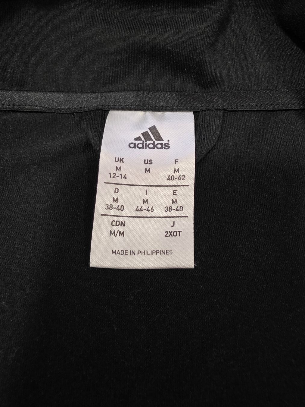 Adidas Jacken: Adidas-Trainingjacken – Gebraucht aus Suhr von MrvicaAG 6