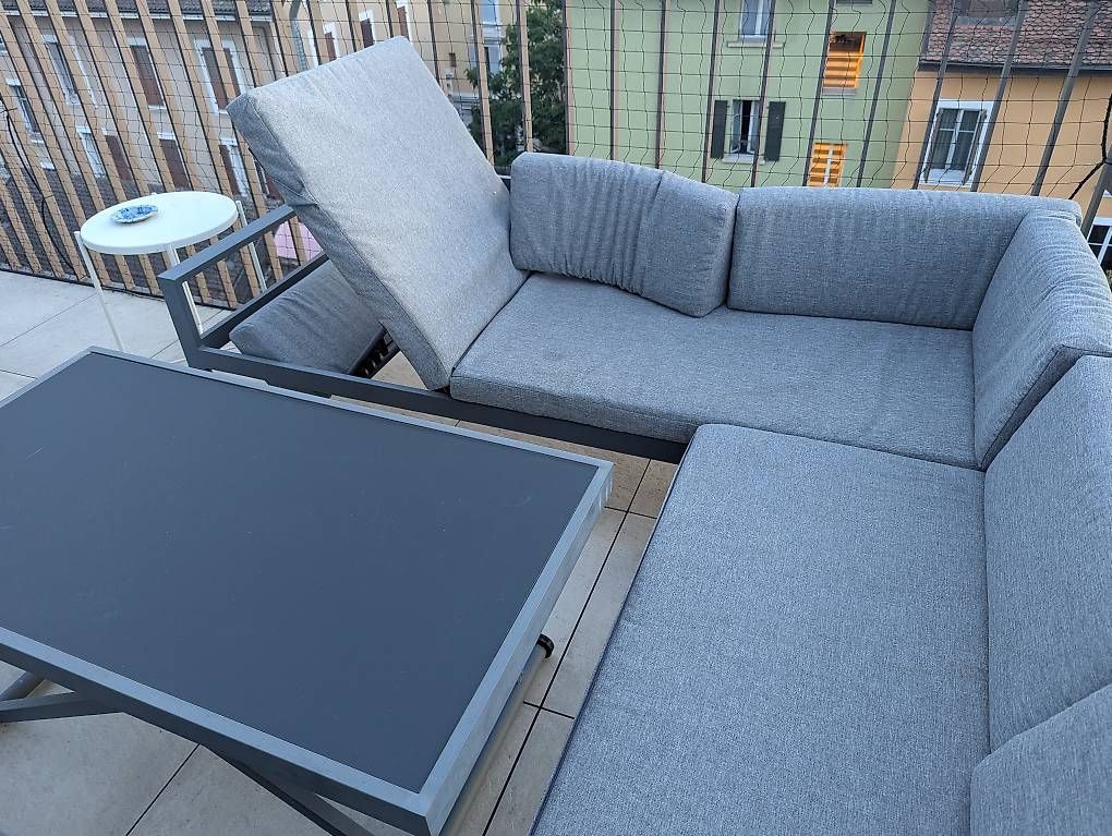 Divani: Lounge d'extérieur - canapé et table – Usato da Renens VD venduto da nor_y5hj 2