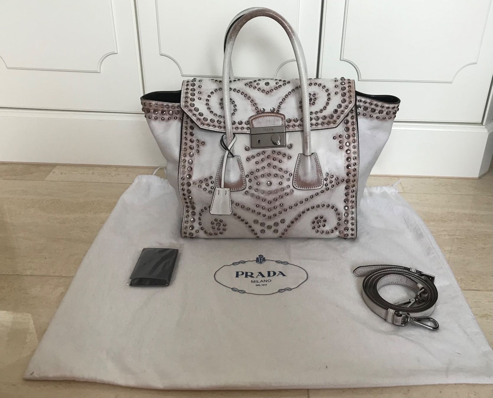 Prada Borse da donna: Prada Vitello Tasche VP 3200 CHF – Usato da Au SG venduto da alphajoker