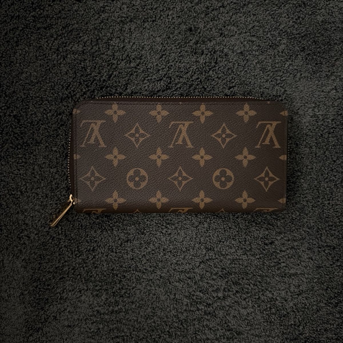 Louis Vuitton Portemonnaies: Louis Vuitton Brown Wallet  – Neuf (Voir description) à Sennhof par gab_6glm