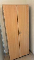 Schrank Buche mit Griff, viel Stauraum