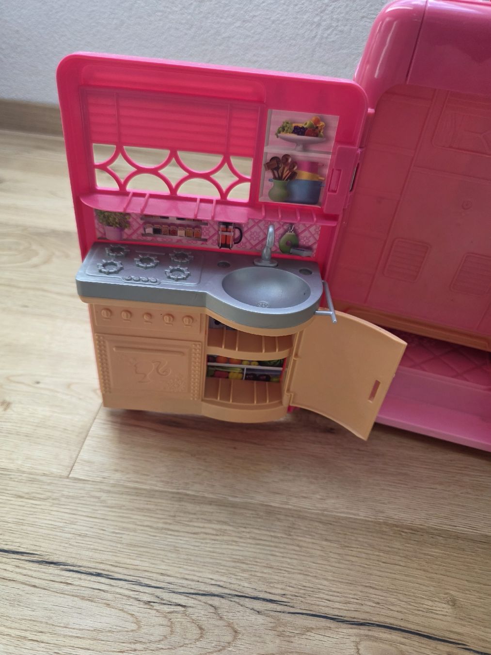 Giocattoli: Barbie Wohnmobil mit Rutsche – Usato da Toffen venduto da ver_x68f 4