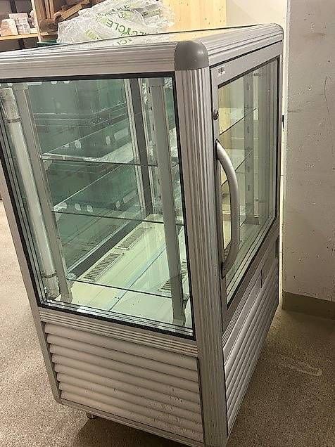 Vetrine: Kühlvitrine – Usato da Evilard venduto da inf_9ff9 3