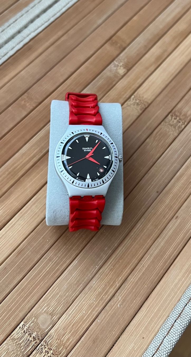 Swatch Orologi: Swatch Irony Armbanduhr rot – Usato da Zollikofen venduto da FFD.