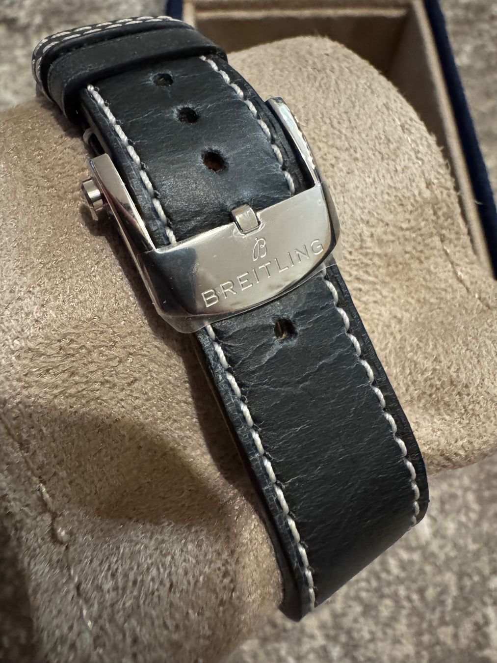 Breitling Uhren: Breitling Top Time Triumph unworn – Neu und originalverpackt aus Zürich von Watchconnaisseur 3