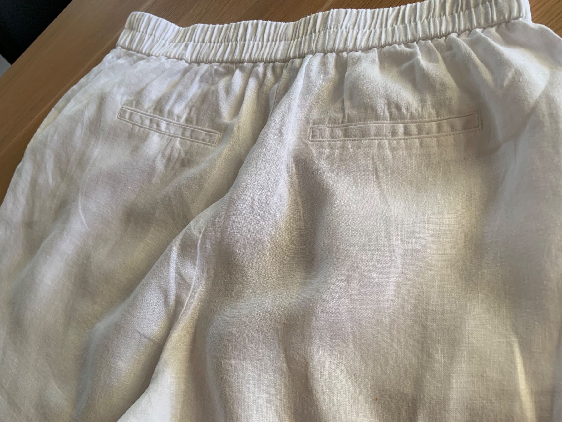 Benetton Pantalons: Pantalon blanc en lin – D'occasion à Ecublens VD par timily 2