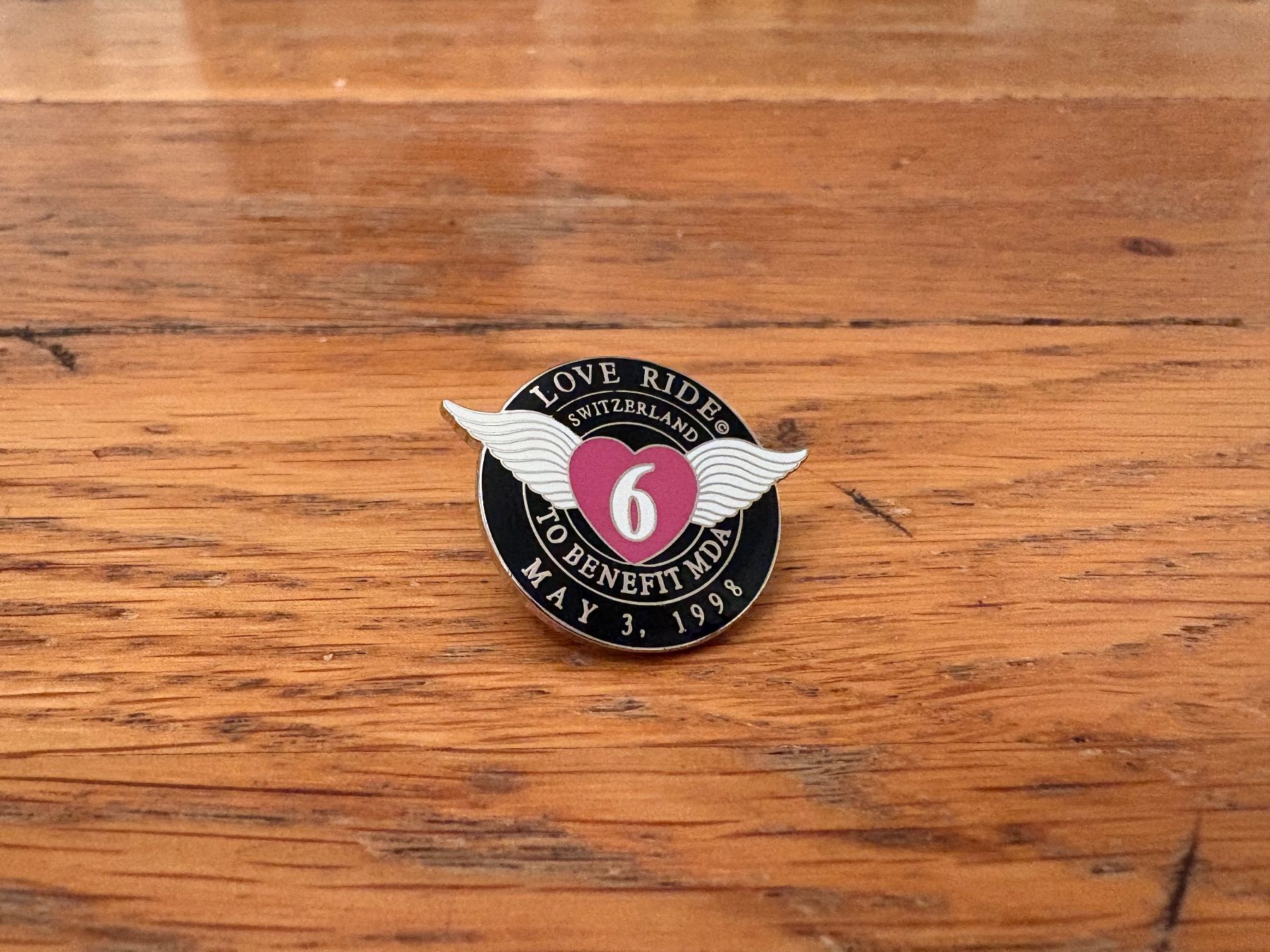 Placchette & Badge: Love Ride Pin - Nr.6 – Usato da Heimiswil venduto da Lebensarchitekt