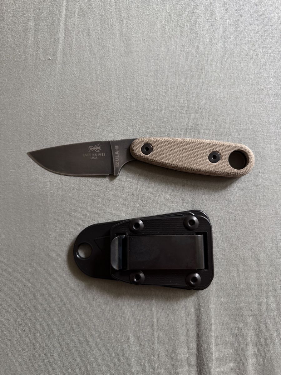 Esee Accessori: ESEE Knives Izula-II Tan Handle neck fixed blade  – Usato da La Tour-de-Peilz venduto da bma_s97h 1