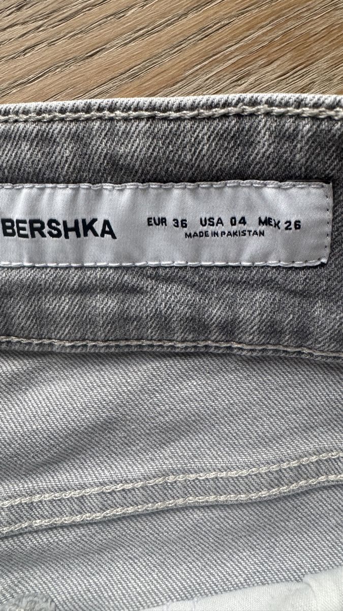 Bershka Jeans: Jeans von Bershka – Neuf (Voir description) à Hünenberg See par Schulers 2
