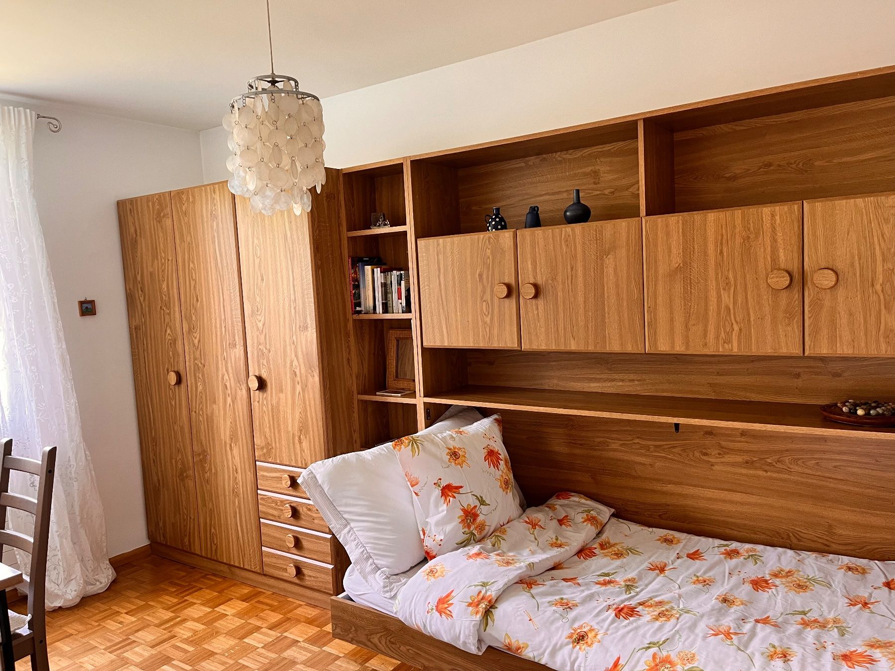 Letti: Chambre complète en bois clair, lit escamotable. Démonté – Usato da Plan-les-Ouates venduto da babsbonplan