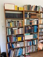 Bücherregal