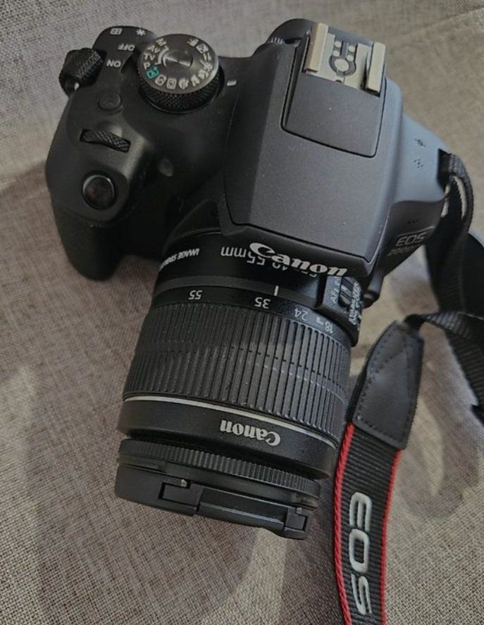 Canon Appareil photo: Fotokamera Canon EOS 2000D – D'occasion à Kollbrunn par zae_988l