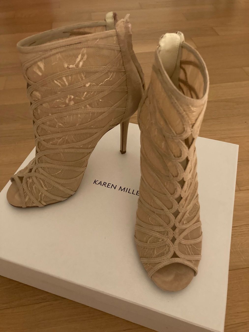 Karen Millen Scarpe da donna: Peep Toes Spitze und Wildleder Nude – Usato da Uitikon Waldegg venduto da sarab6928