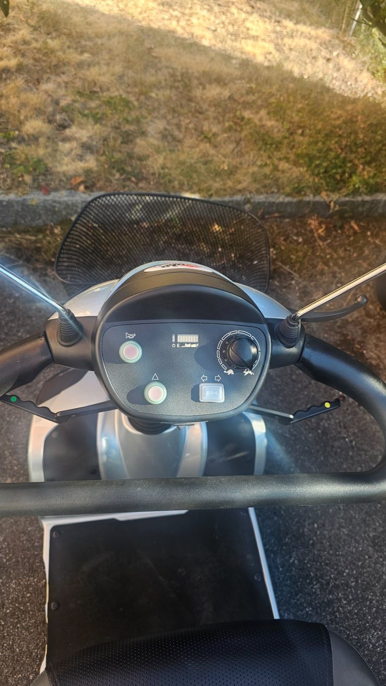 Veicoli elettrici: Mobil Comfort HS-559 – Usato da Etoy venduto da angi020 4