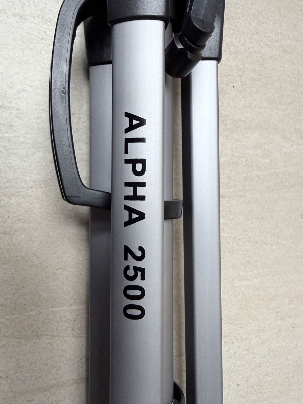 Trépieds & Accessoires: Stativ Cullmann Alpha 2500 mobile – D'occasion à Boningen par Tannsebaum 1