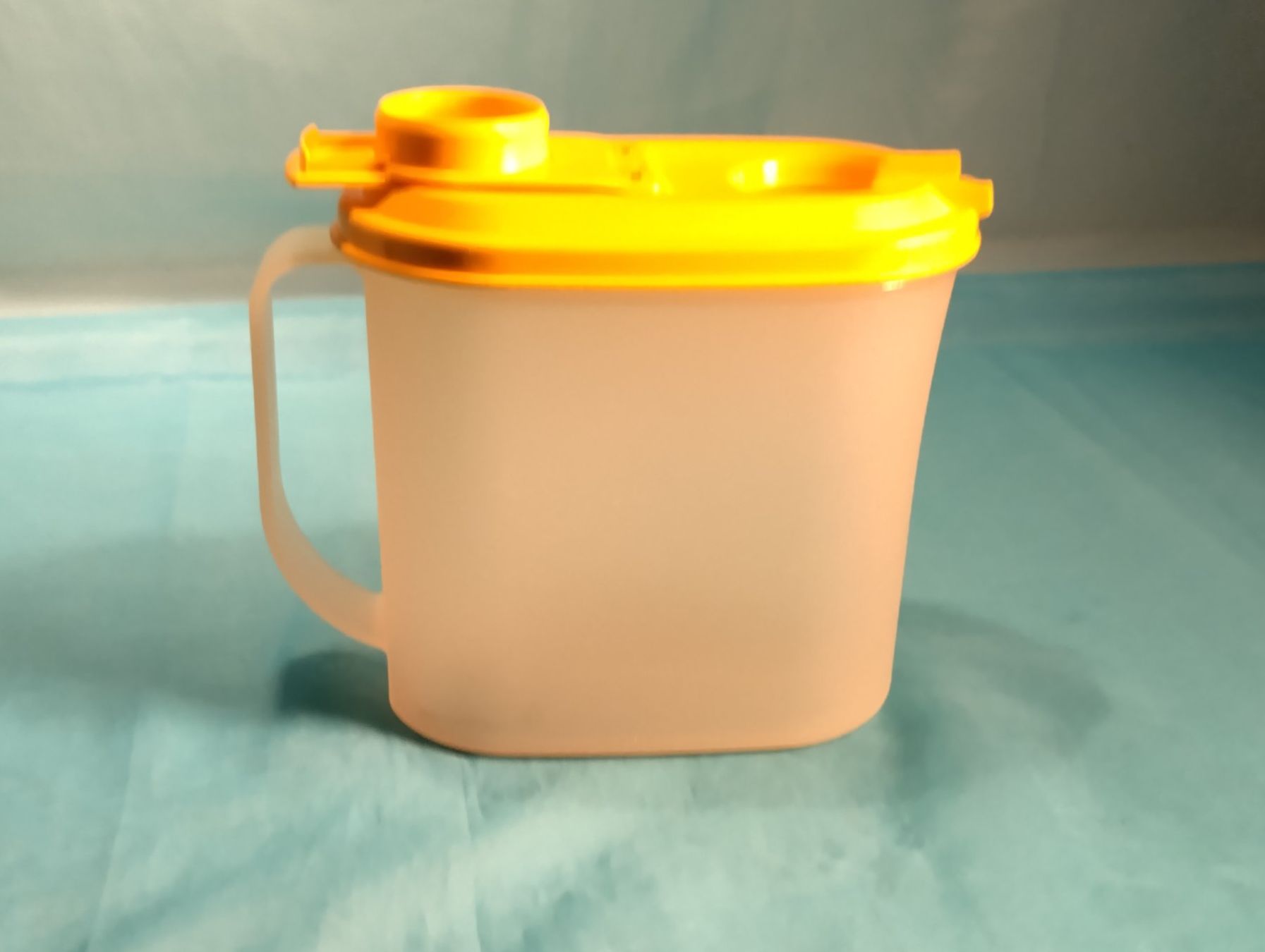 Tupperware Behälter & Ähnliches: Tupperware verschliessbare Kanne – Gebraucht aus Bellach von JingleCherry 2