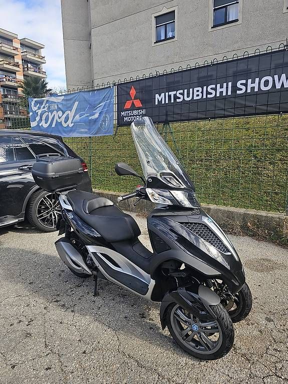 Scooters: Scooter Piaggio 300cc collaudo 25 marzo 2026 – Gebraucht aus Viganello von HaniHela