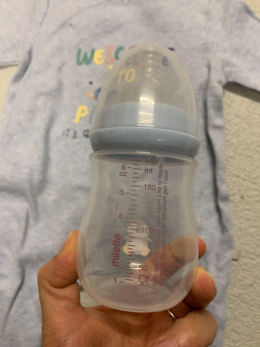 Pigiama & Simili: Baby Pyjama und Flasche NEU – Nuovo (secondo la descrizione) da Ostermundigen venduto da des_t9vv 1