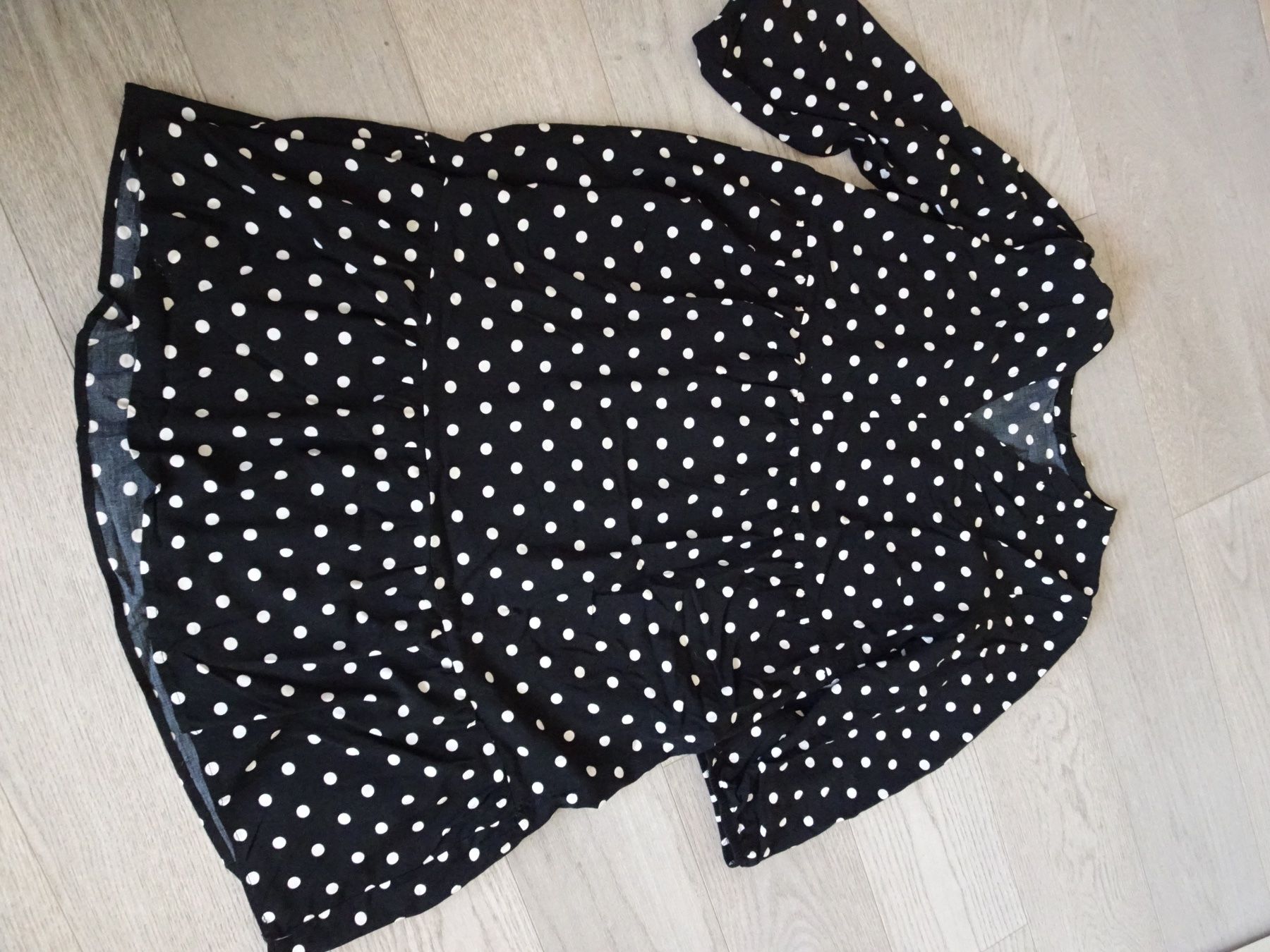 Vestiti: Kleid mit Tupfen schwarz, Gr. 44 – Usato da Winterthur venduto da Riiita 1
