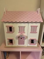 Puppenhaus Holz rosa weiss mit Zubehoer guter Zustand