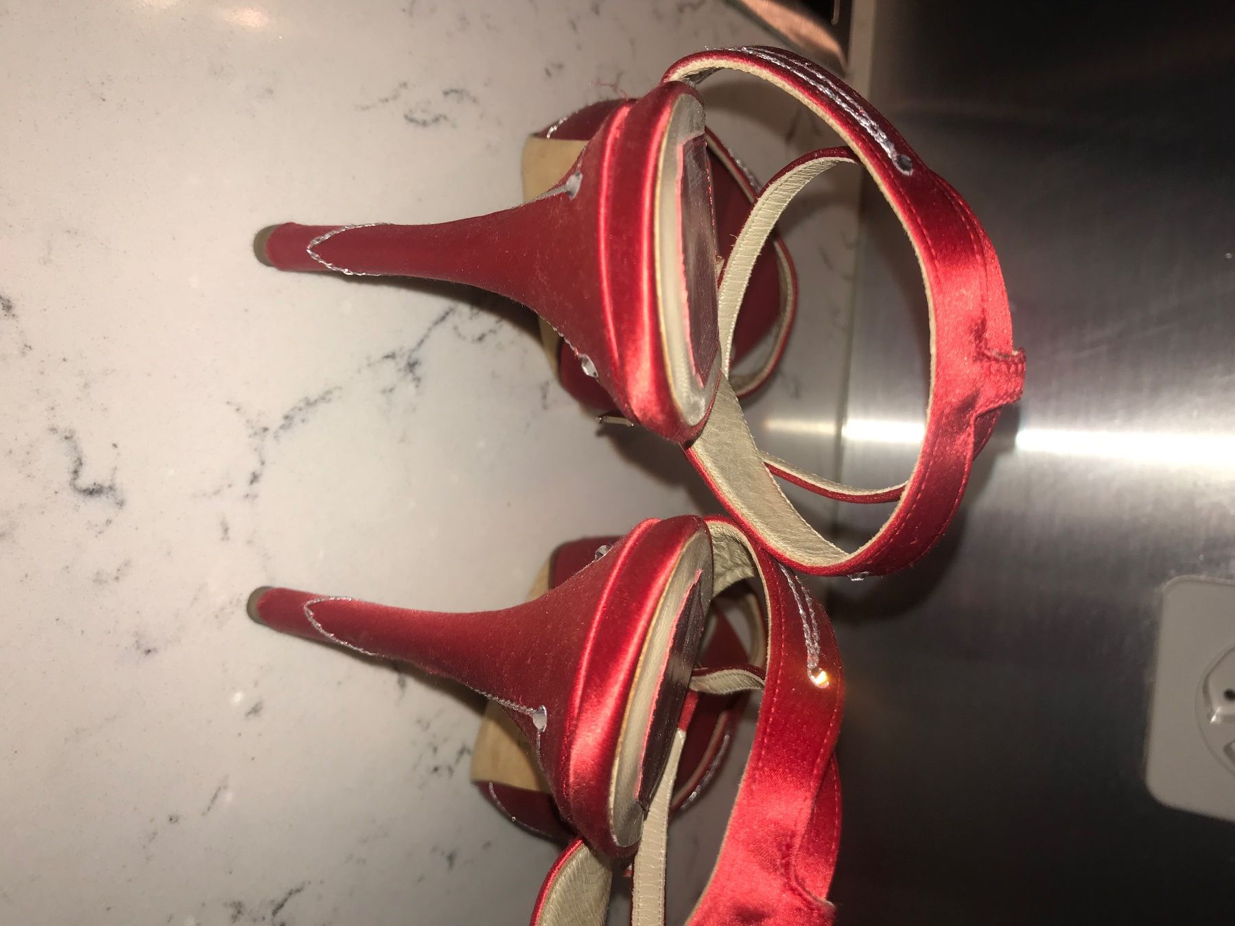 Dior Damenschuhe: Christian Dior red satin evening sandals – Gebraucht aus Biel/Bienne von zit_v5yc 6