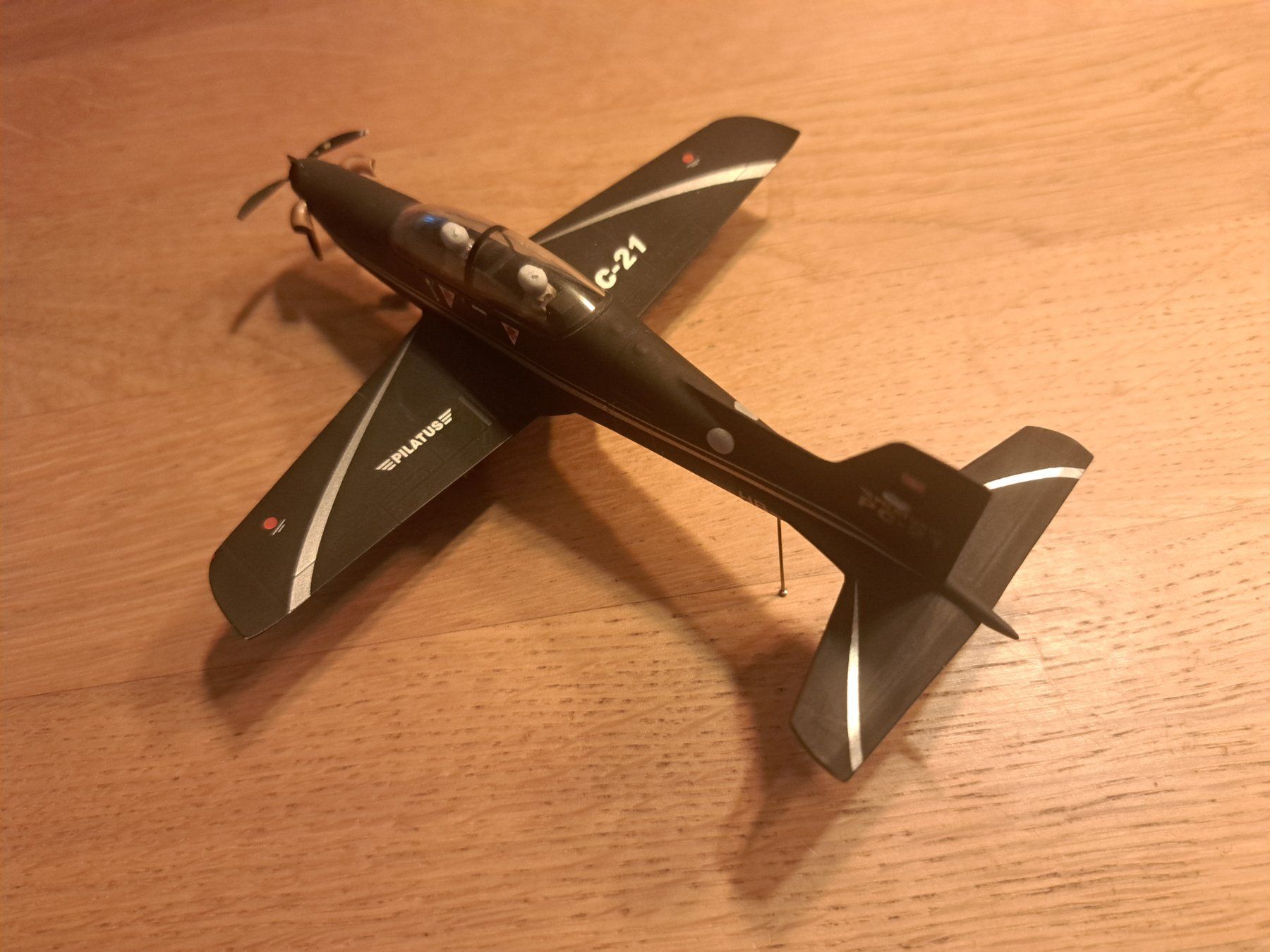 Kit di modellismo & Modellini statici: Pilatus PC-21  Modell – Nuovo (secondo la descrizione) da Emmenbrücke venduto da bikesandmore75 3