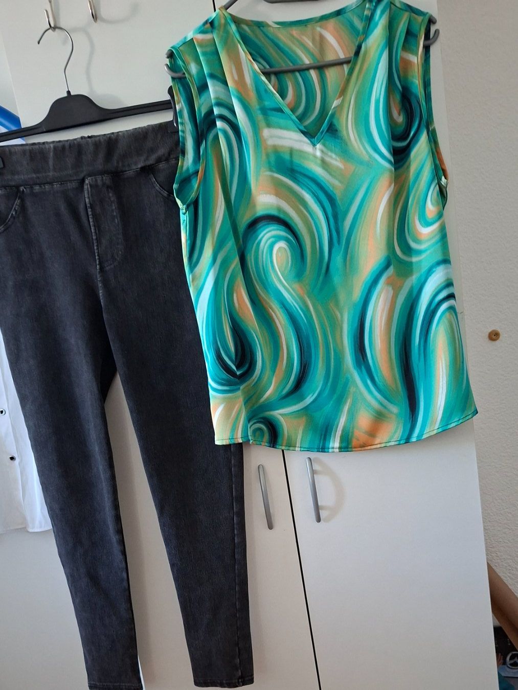 Lotti di vestiti: Kleiderpaket 2Teilig gr M/L Neuwertig – Nuovo (secondo la descrizione) da Reinach AG venduto da nicki024 1