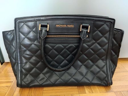 Sac Michael Kors noir matelassé avec sangle pour bandoulière